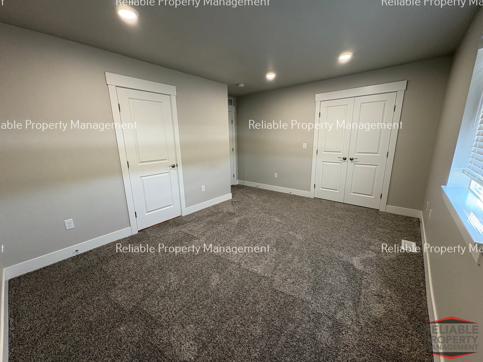 Building Photo - 2015 Lawrence Ln