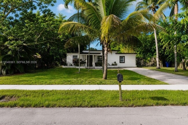 Building Photo - 6130 Flagler St