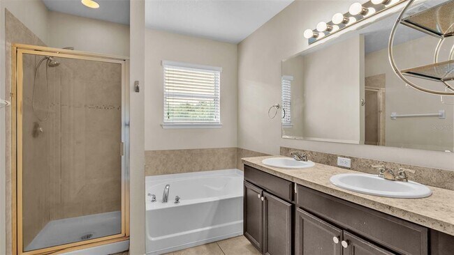 Building Photo - 6838 Glenbrook Dr