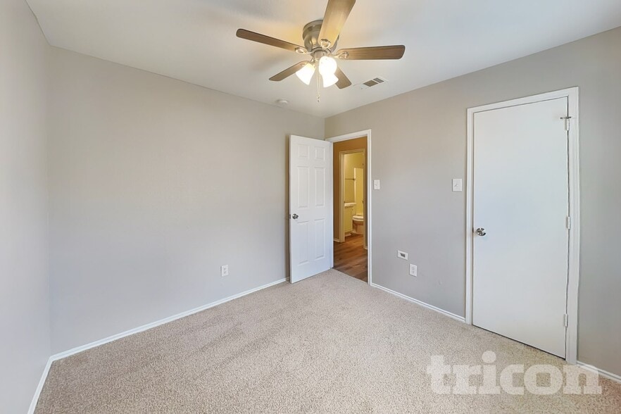 Building Photo - 1320 Cleardale Dr