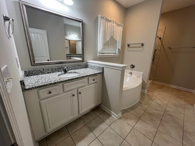 Building Photo - 3177 Mayflower Ln