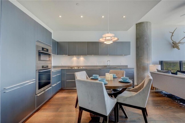 Building Photo - 210 Lavaca St