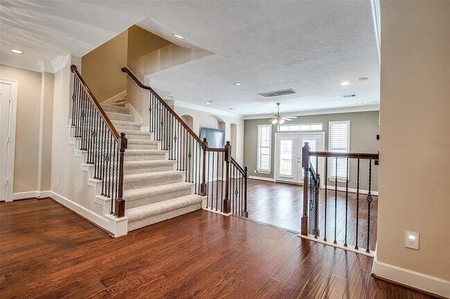 Building Photo - 1126 Hempstead Villa Ln