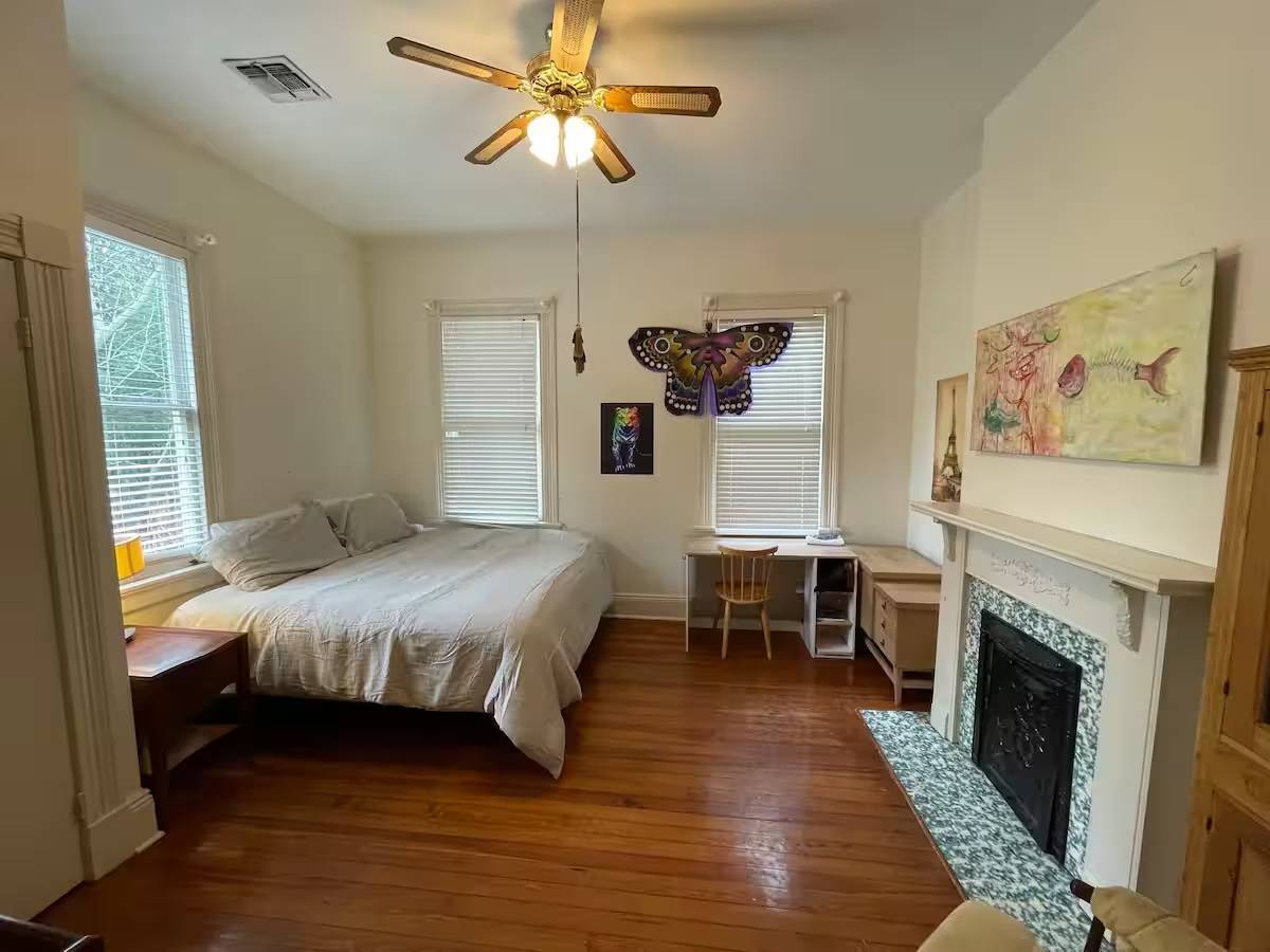 Building Photo - 6021 Coliseum St