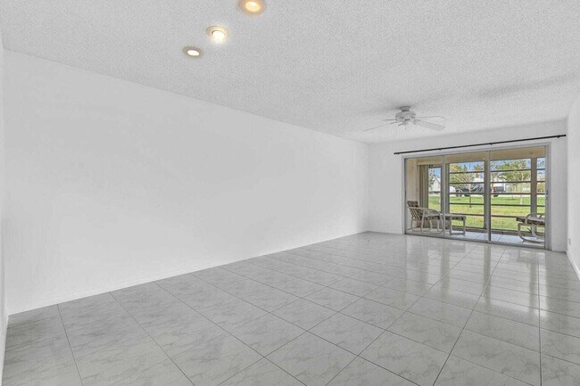 Building Photo - 13721 Flora Pl