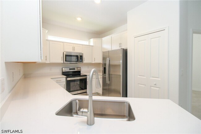 Building Photo - 2156 Dragonfruit Wy