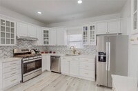 Building Photo - 829 Lake Bluff Dr