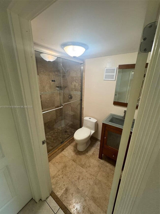 Building Photo - 1300 W 41st St