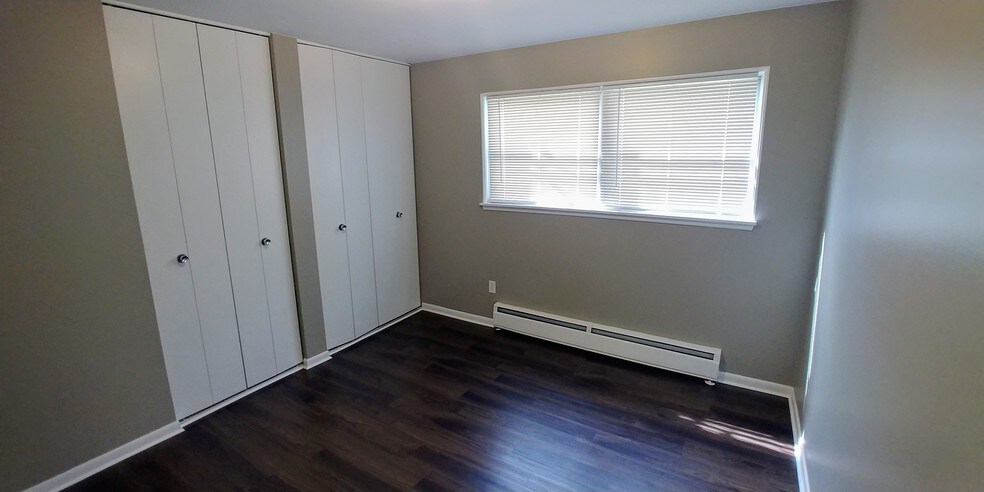 Bedroom has large closets - 2809 W 13 Mile Rd