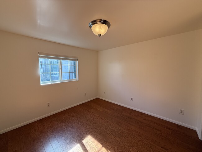 Building Photo - 1775 Atchison St