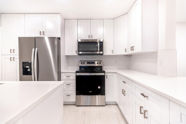 Building Photo - 7860 Stanway Pl