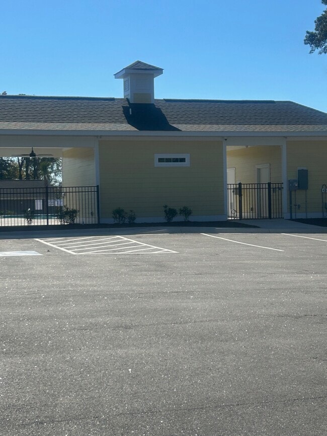 Building Photo - 284 Meadows Dr