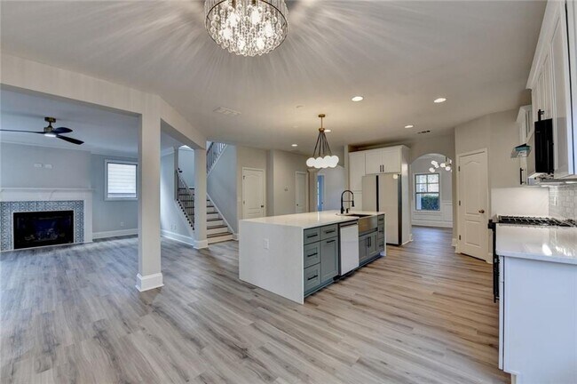 Building Photo - 4032 Ridge Grove Way