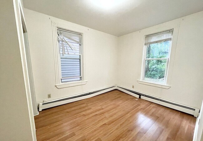 Building Photo - 1574 Tremont St