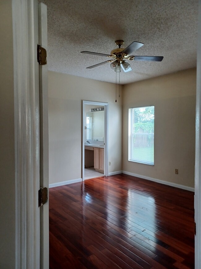 Building Photo - 464 Short Pine Cir