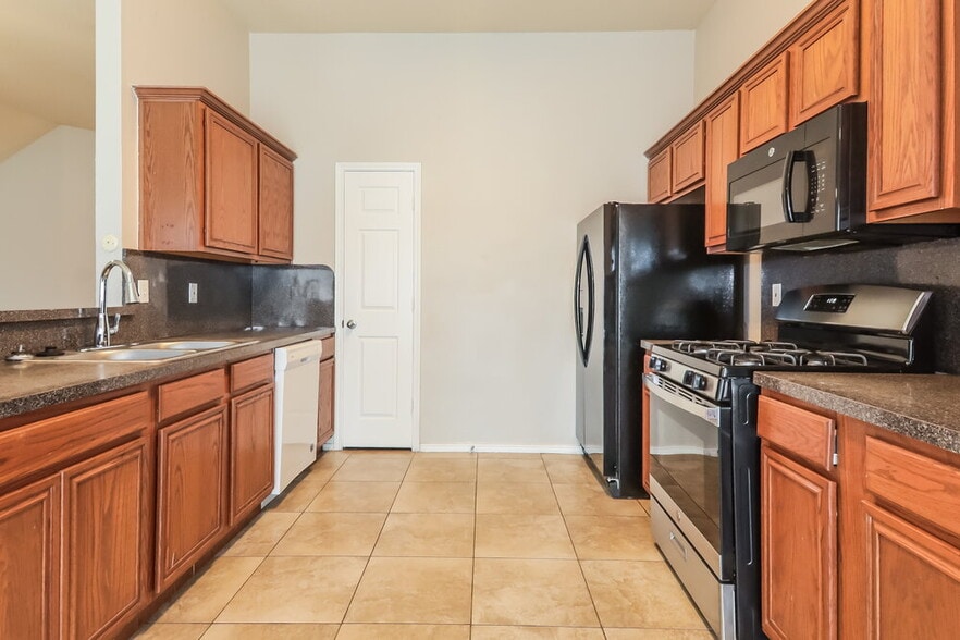 Building Photo - 133 Pinion Ln
