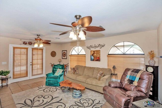 Building Photo - 13644 E 52nd Dr