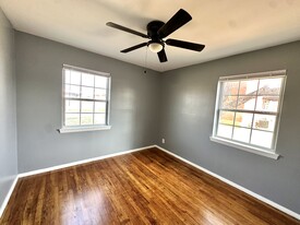 Building Photo - 212 S Fillmore St