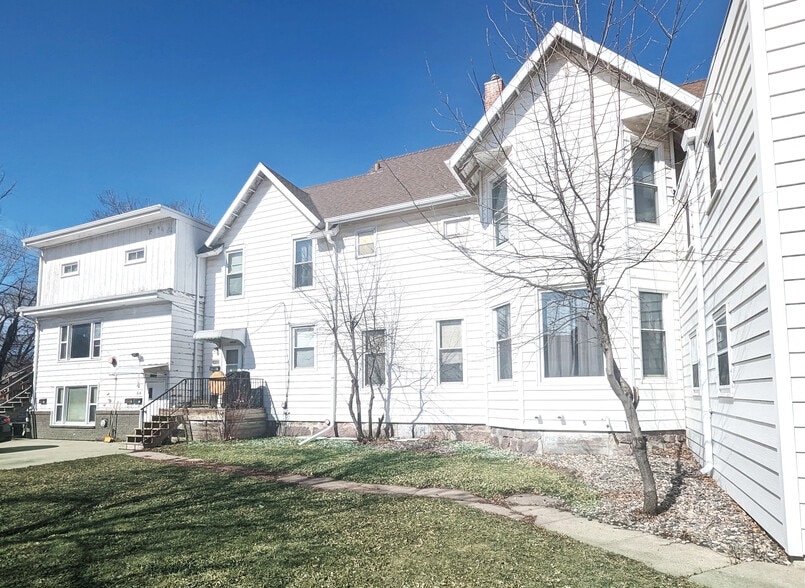 Building Photo - 503 6th St N