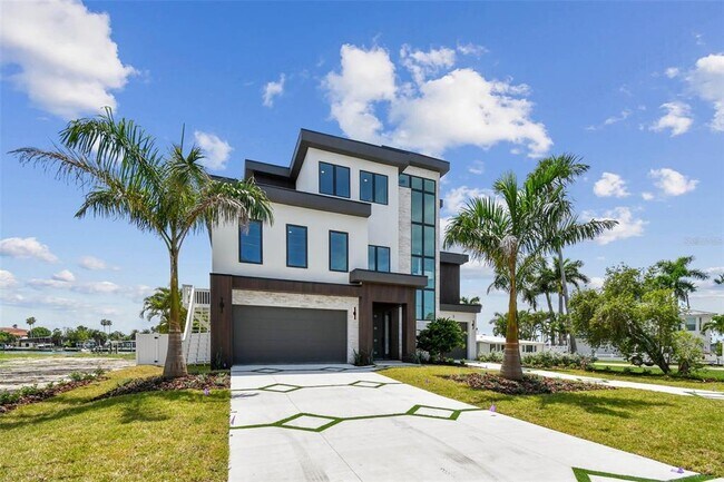 Building Photo - 3 Treasure Ln