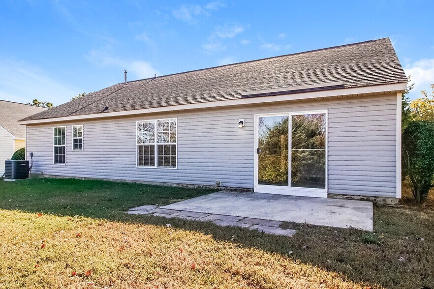 Building Photo - 1528 Moss Creek Dr