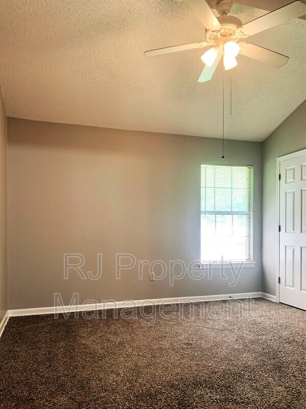 Building Photo - 6509 Birkenhead Rd