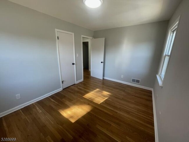 Building Photo - 752 Layton Dr