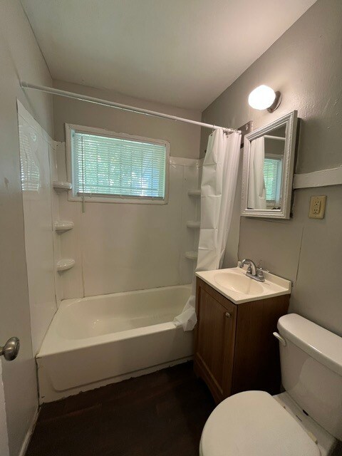 Building Photo - 2919 Sommers Dr