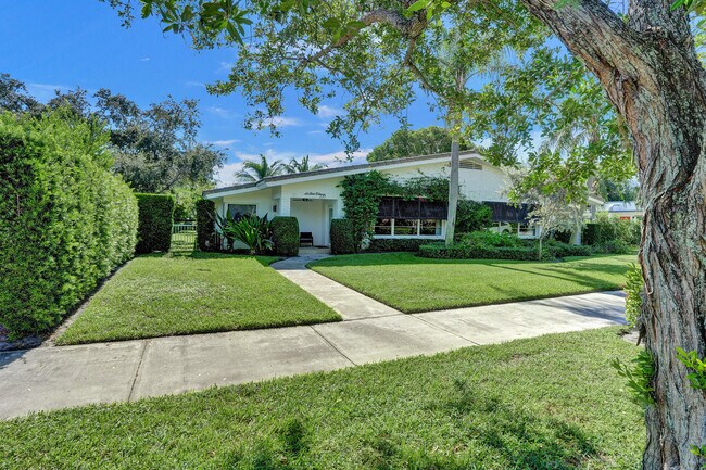 Building Photo - 221 N Swinton Ave