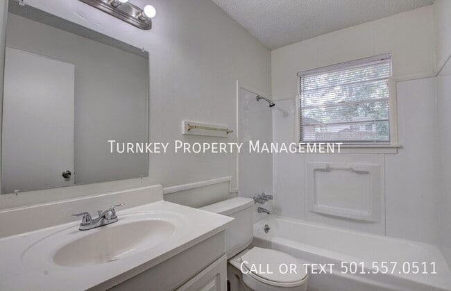 Building Photo - 319 Malibu Dr