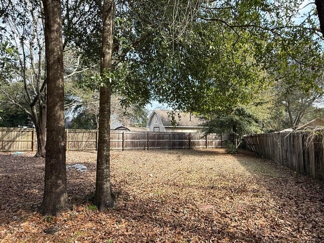 Building Photo - 117 Hollow Cove