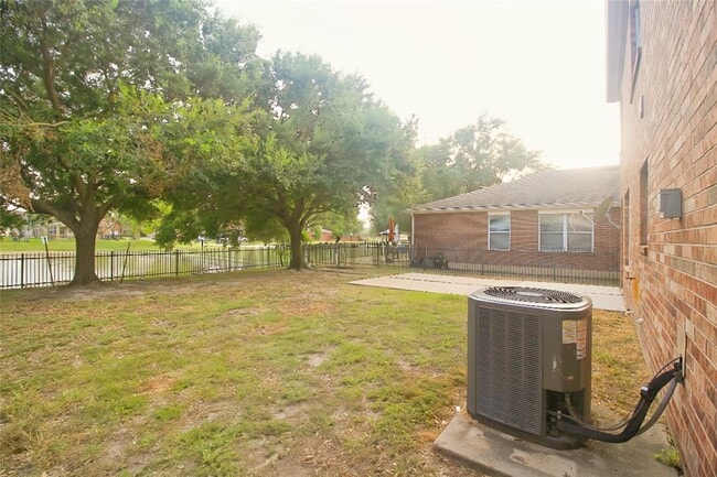 Building Photo - 17627 S Summit Canyon Dr
