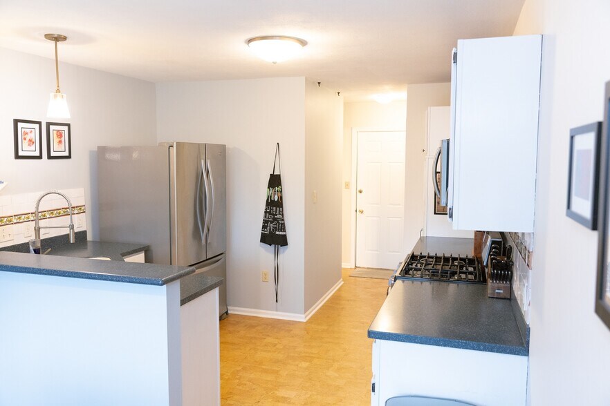 Kitchen - 83 Whitetail Dr