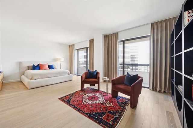 Building Photo - 3831 Turtle Creek Blvd