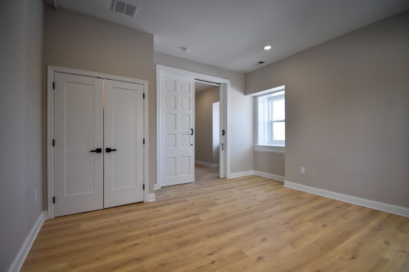 Building Photo - 1030 N 48th St