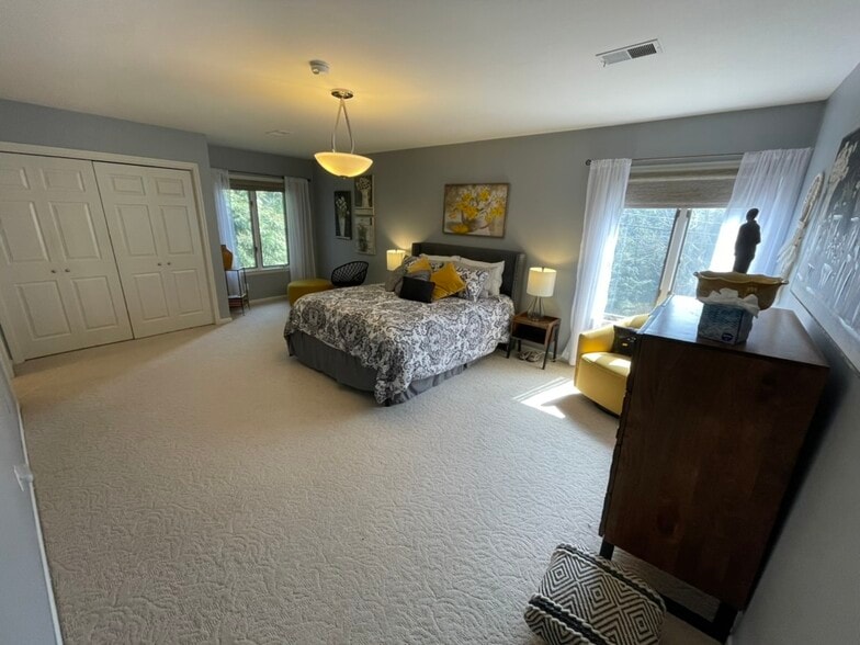 master bedroom - 90 Bishop Sq