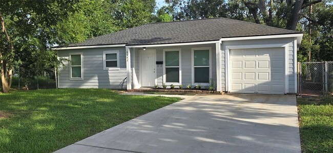 Primary Photo - 6142 Beldart St