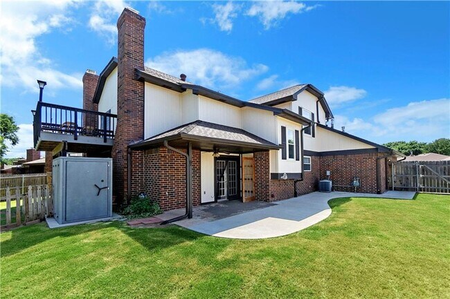Building Photo - Charming 3-Bedroom Duplex in West Norman
