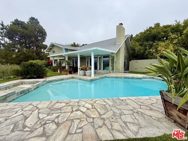 Building Photo - 13778 Raywood Dr