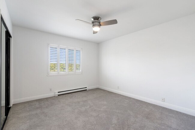 Building Photo - Live in Luxury: Spacious Sanctuary - Oceanfront Condo View Home with Mesmerizing Pacific Views