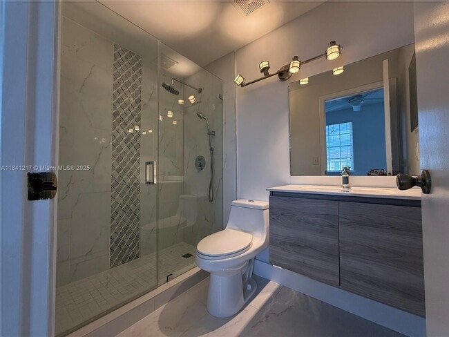 Building Photo - 16736 Hemingway Dr