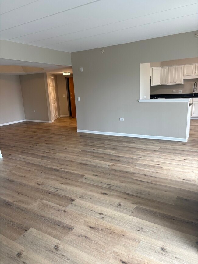 Building Photo - 14100 Sheffield Dr