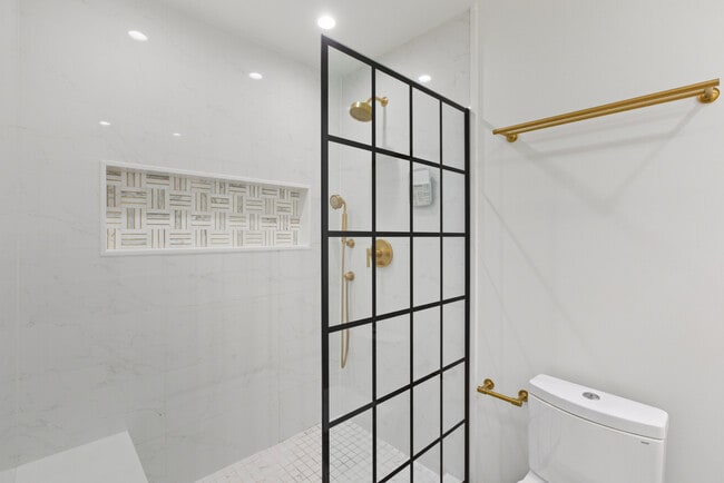 Building Photo - 105 Yarrow Ct