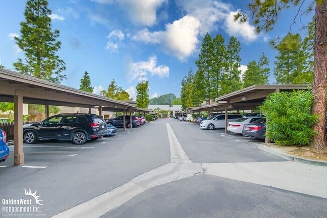 Building Photo - Charming 2Bdm 2Ba Condo in La Jolla
