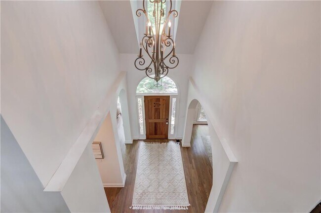 Building Photo - 2870 Roanoke Rd