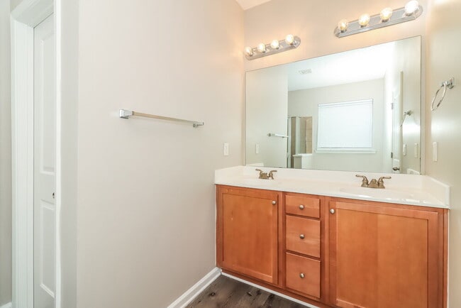 Building Photo - 206 Shaw Dr