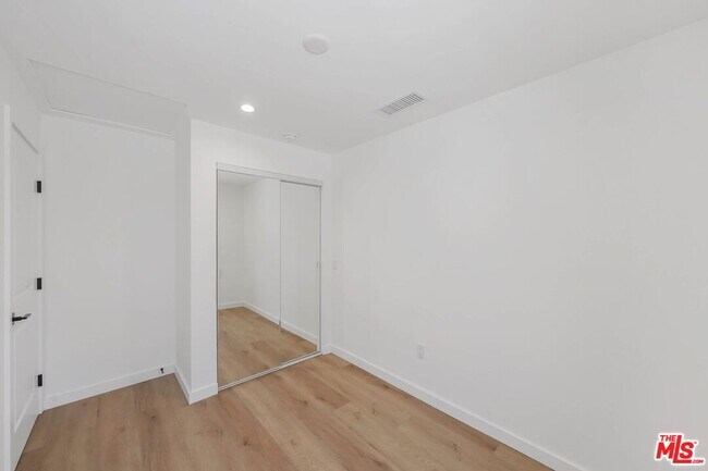 Building Photo - 508 E Palmer Ave