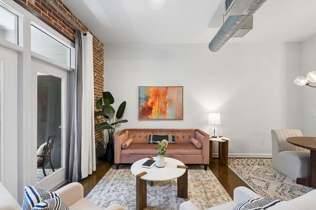 Building Photo - Stylish 1/1 Condo in Inman Park, Right on the ATLBeltLine!
