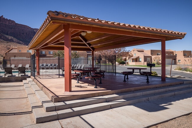 Building Photo - 3862 Desert Willow Cir