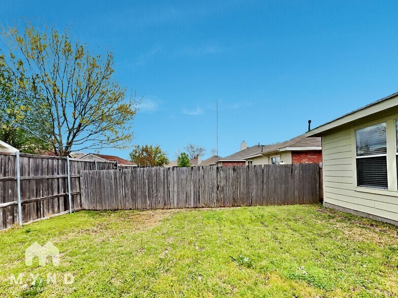 Building Photo - 1120 Single Tree Dr